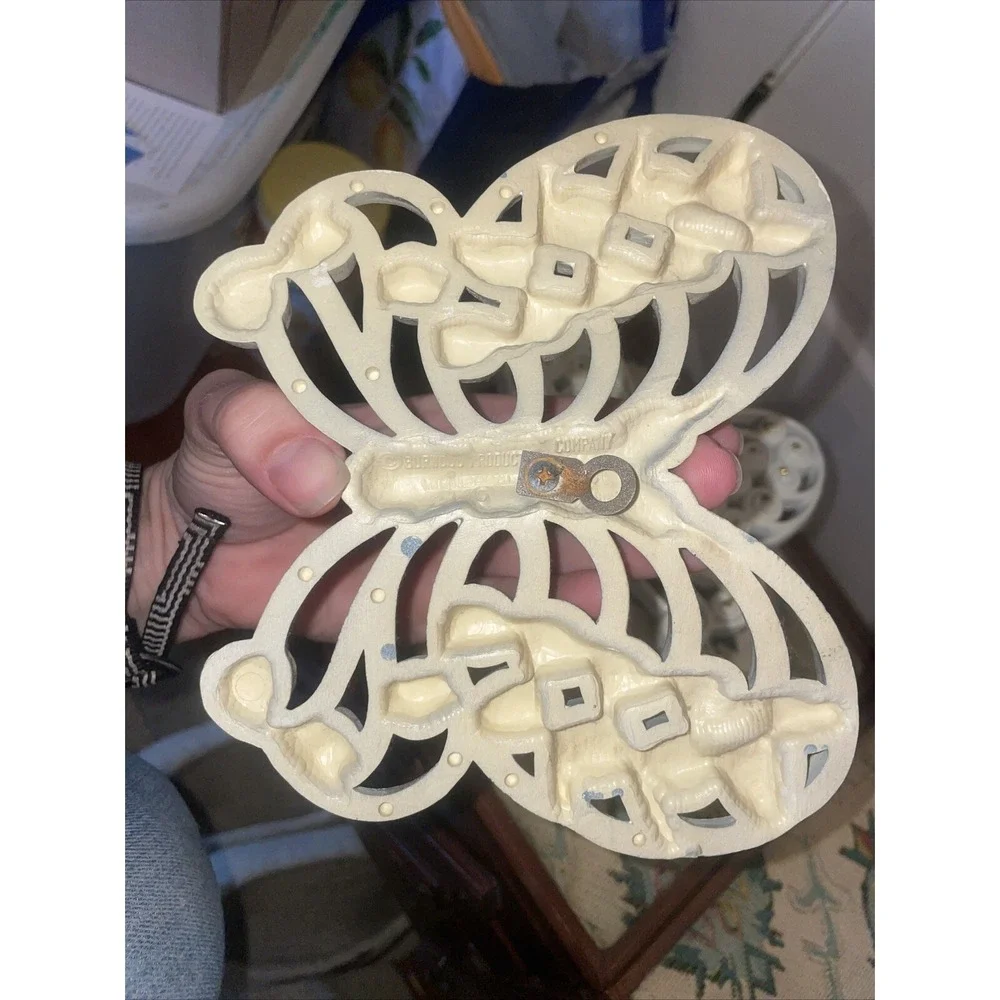 Burwood Butterflies 2 Wall Art Decor 1977 #2146 Gold Scroll‎ Work Lot Vintage